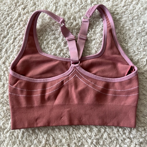 Fabletics Seamless Set- Chakra (small) - Picture 3 of 5